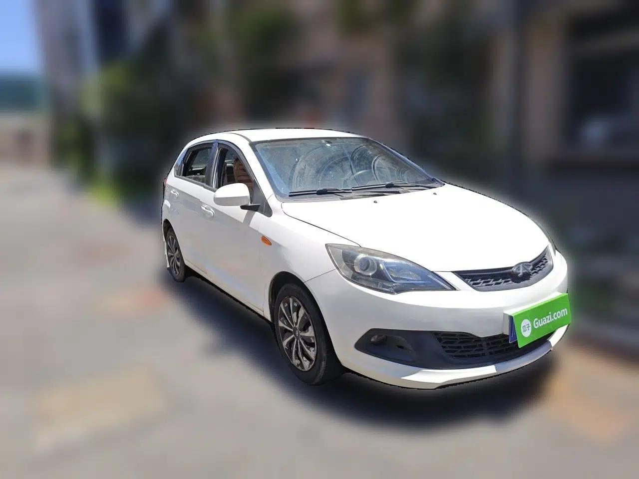 Chery Fengyun 2 2013 Hatchback 1.5L Manual Ruiyi Edition — миниатюра 3