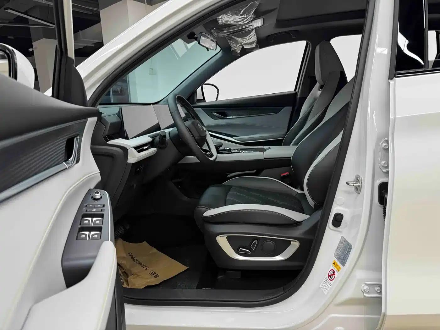 Changan CS75PLUS 2023 Model, Third Generation, 1.5T Automatic Premium Edition — миниатюра 9