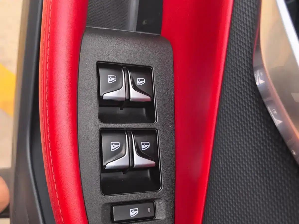 Changan UNI-T 2021 1.5T Premium Edition — миниатюра 9