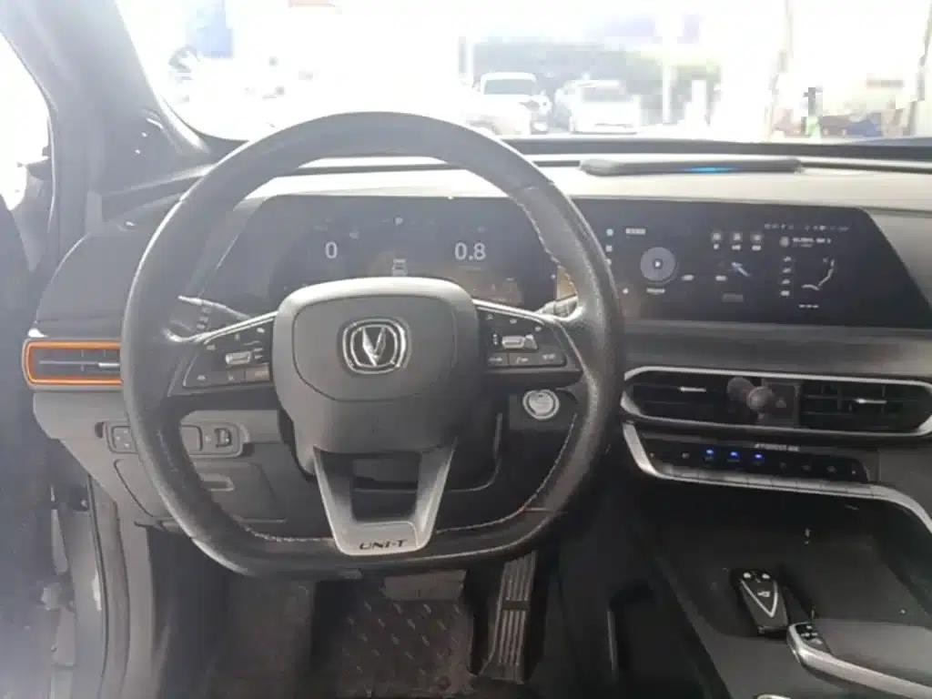 Changan UNI-T 2022 1.5T Premium Edition — миниатюра 11