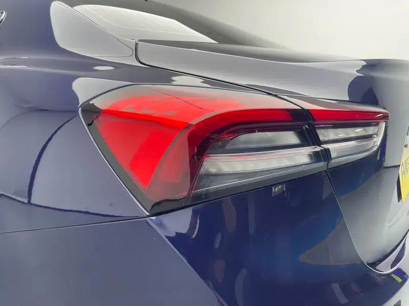 2021 Ghibli 2.0T Edge Edition — миниатюра 13