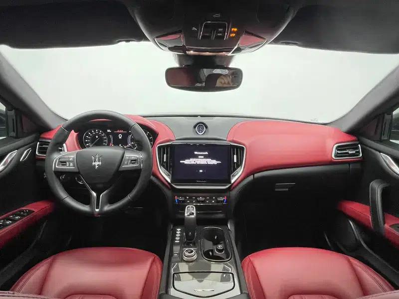 2021 Ghibli 2.0T Edge Edition — миниатюра 14