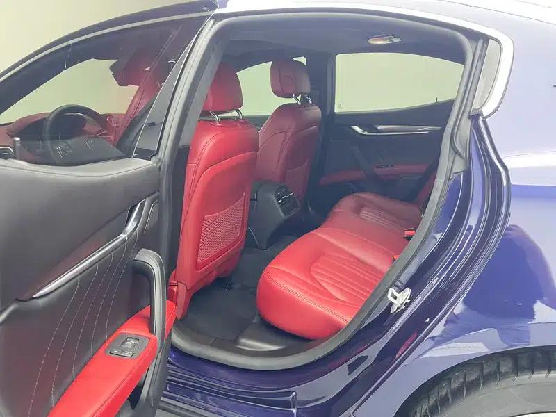 2021 Ghibli 2.0T Edge Edition — миниатюра 18