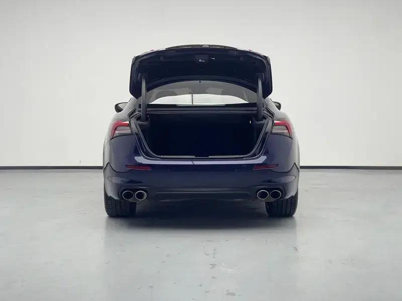 2021 Ghibli 2.0T Edge Edition — миниатюра 20