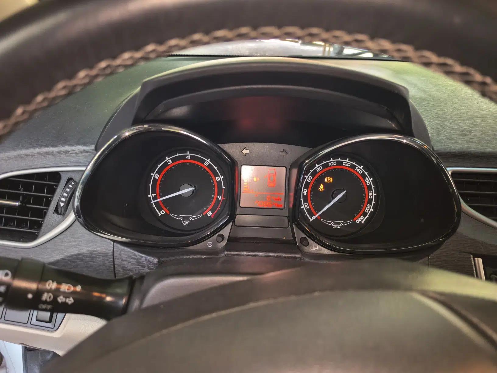 Chery Arrizo 3 2015 1.5L Manual High-End Version — миниатюра 11