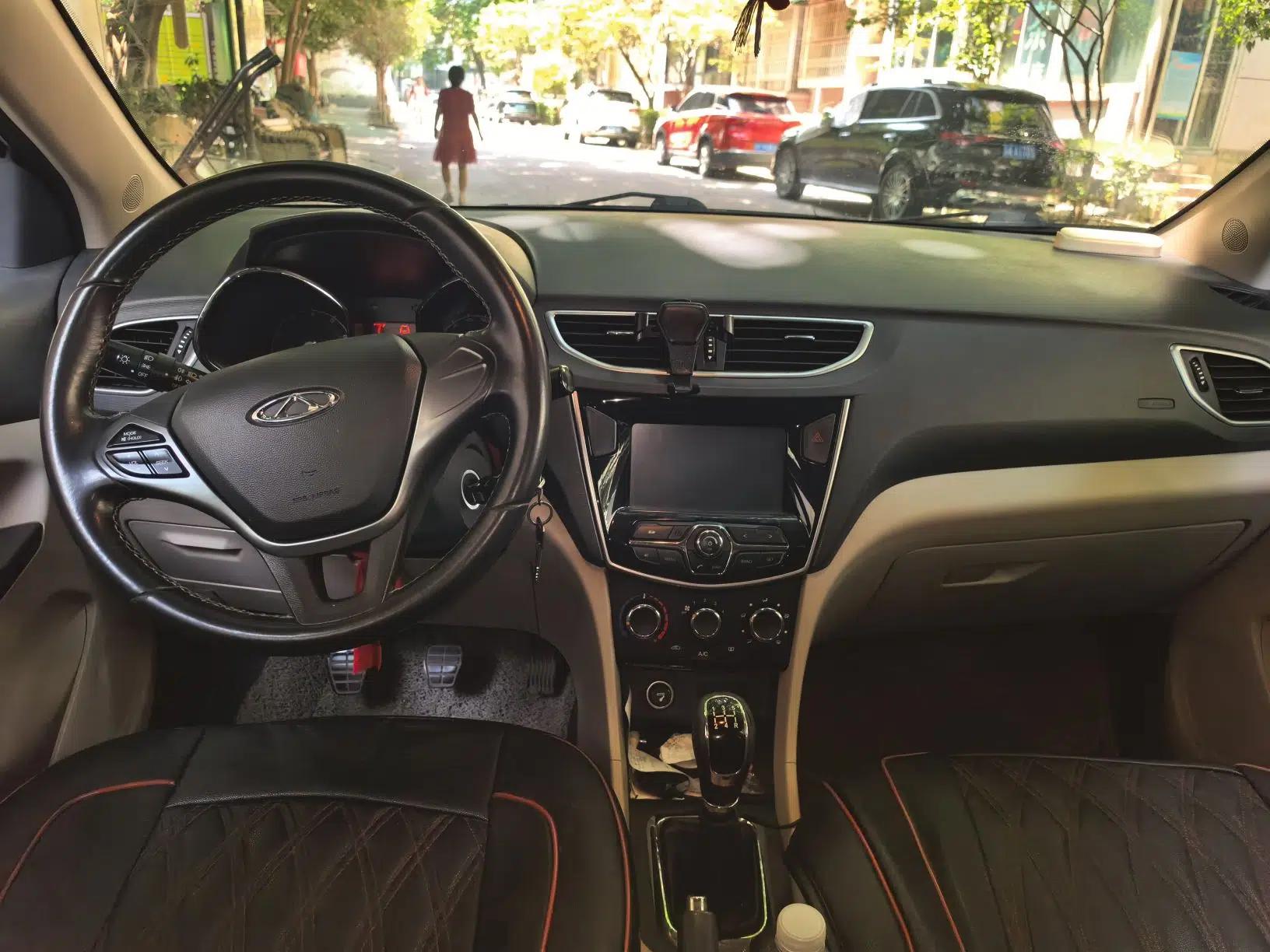 Chery Arrizo 3 2015 1.5L Manual High-End Version — миниатюра 9