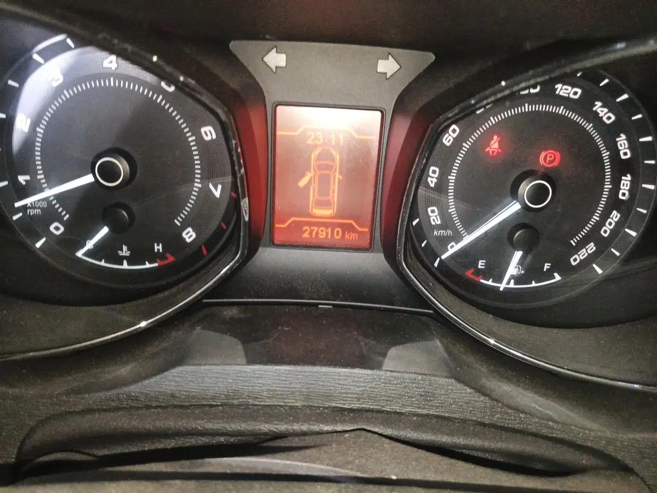 Chery Arrizo 7 2015 1.6L Manual ZhiXiang Edition — миниатюра 12