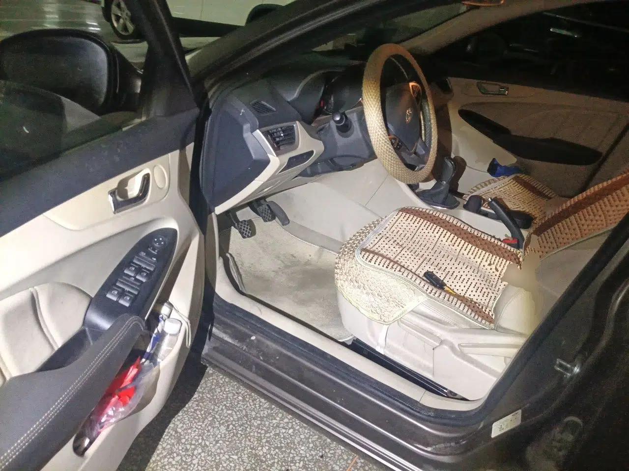 Chery Arrizo 7 2015 1.6L Manual ZhiXiang Edition — миниатюра 16