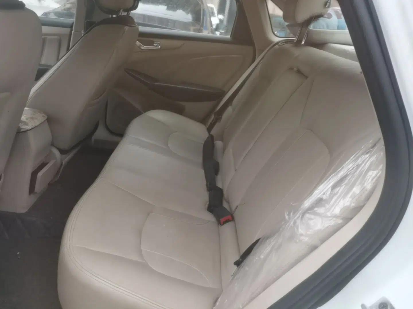Chery Arrizo 7 2013 1.6L CVT ZhiShang Edition — миниатюра 25