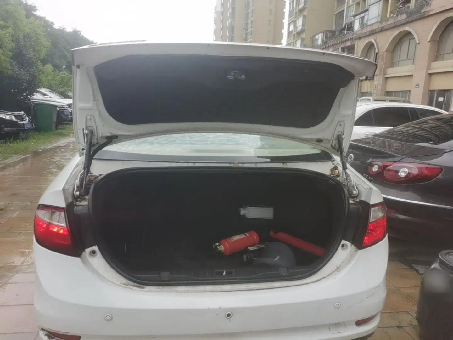 Chery Arrizo 7 2013 1.6L CVT ZhiShang Edition — миниатюра 27