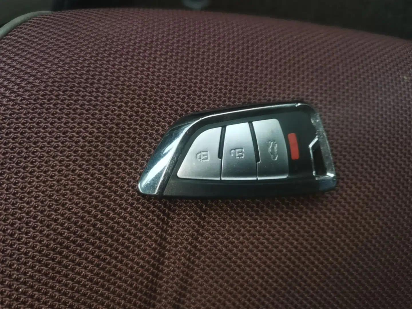 Chery Arrizo 7 2013 1.6L CVT ZhiShang Edition — миниатюра 28