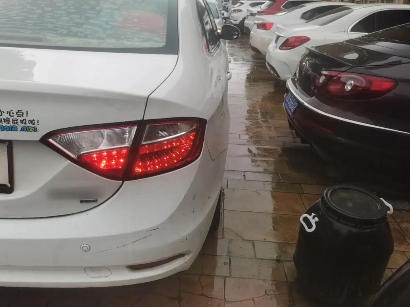 Chery Arrizo 7 2013 1.6L CVT ZhiShang Edition — миниатюра 9