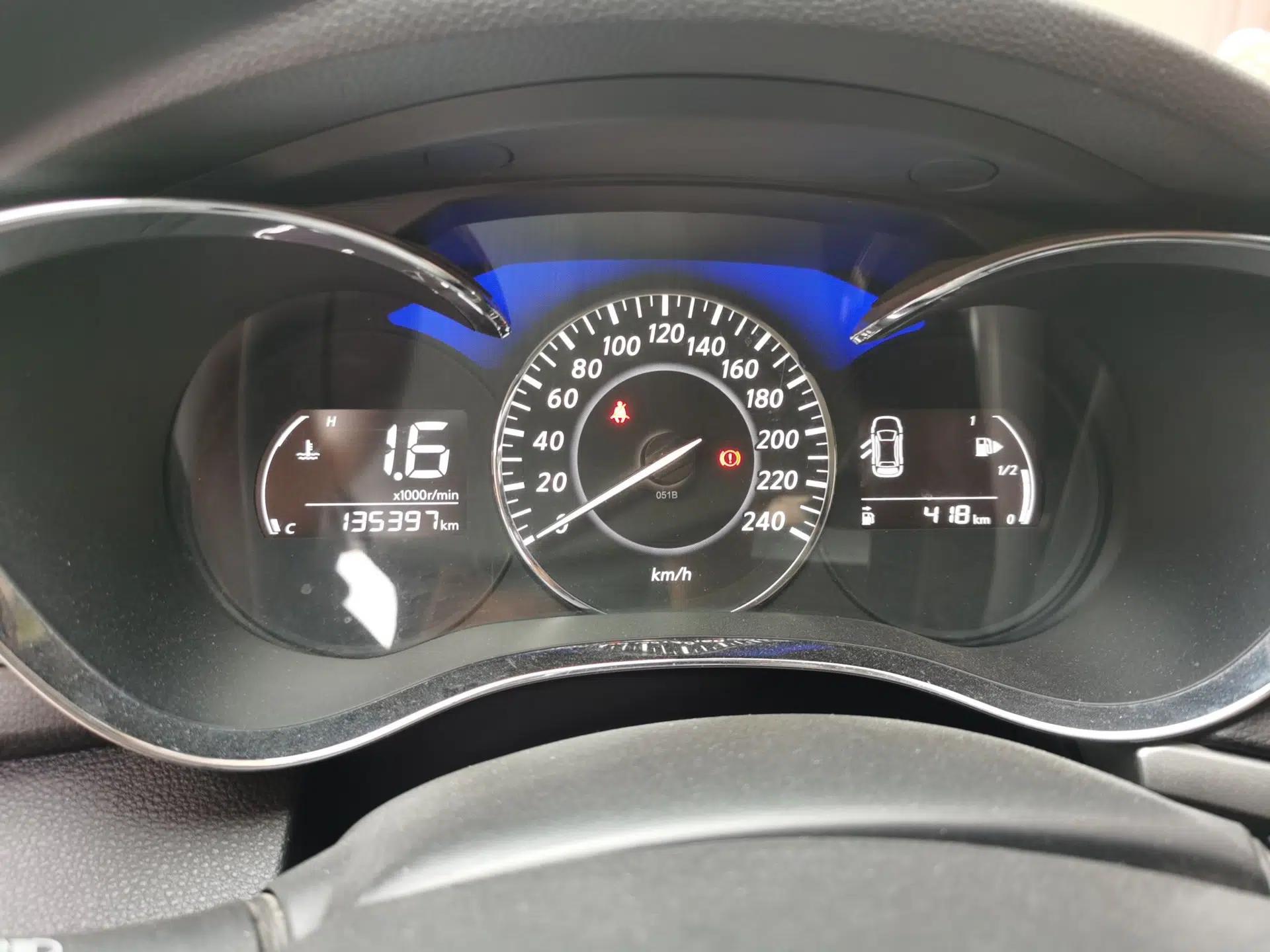 Venucia D60 2018 1.6L Manual Fashion Edition — миниатюра 11