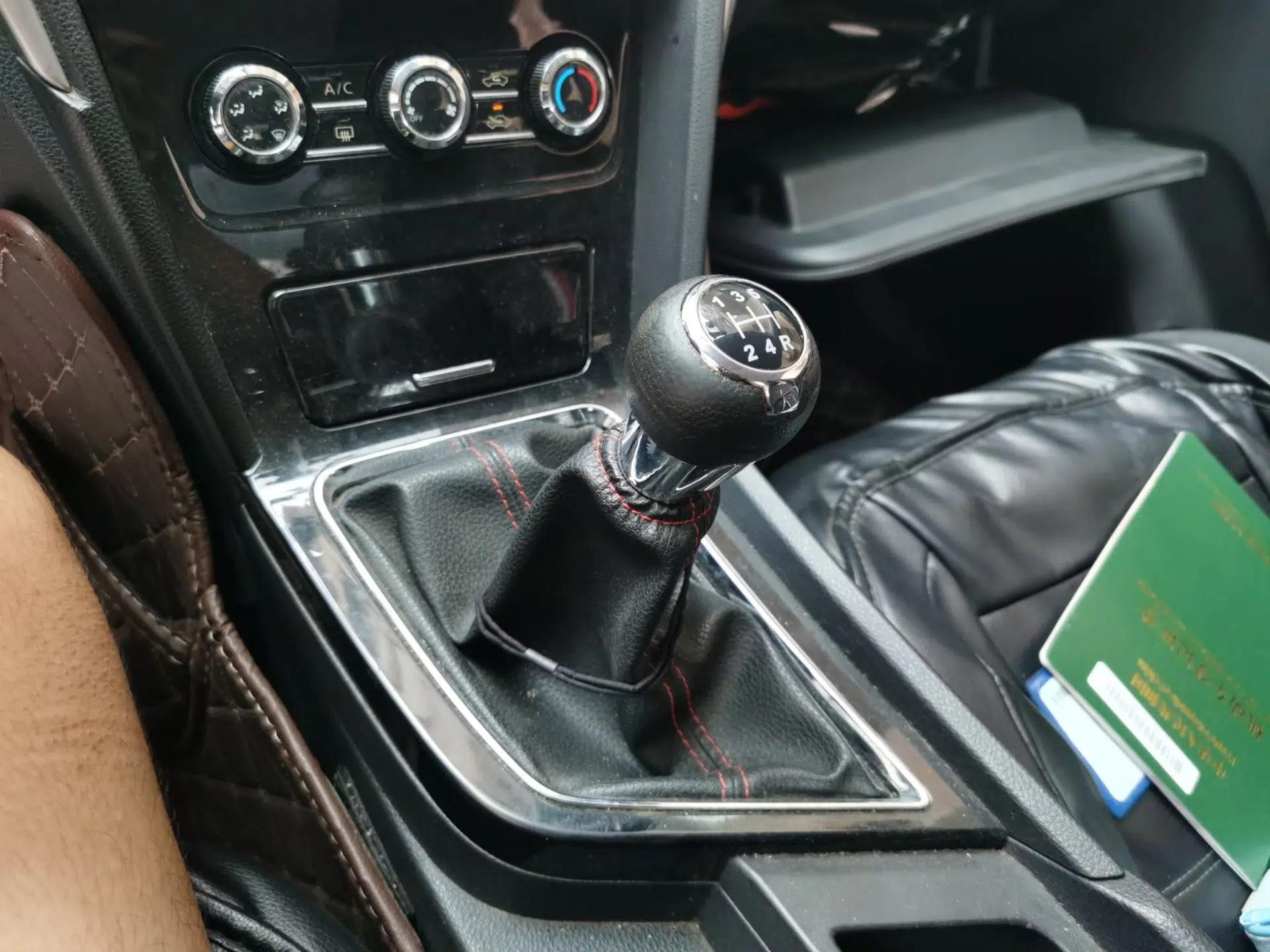 Venucia D60 2018 1.6L Manual Fashion Edition — миниатюра 14