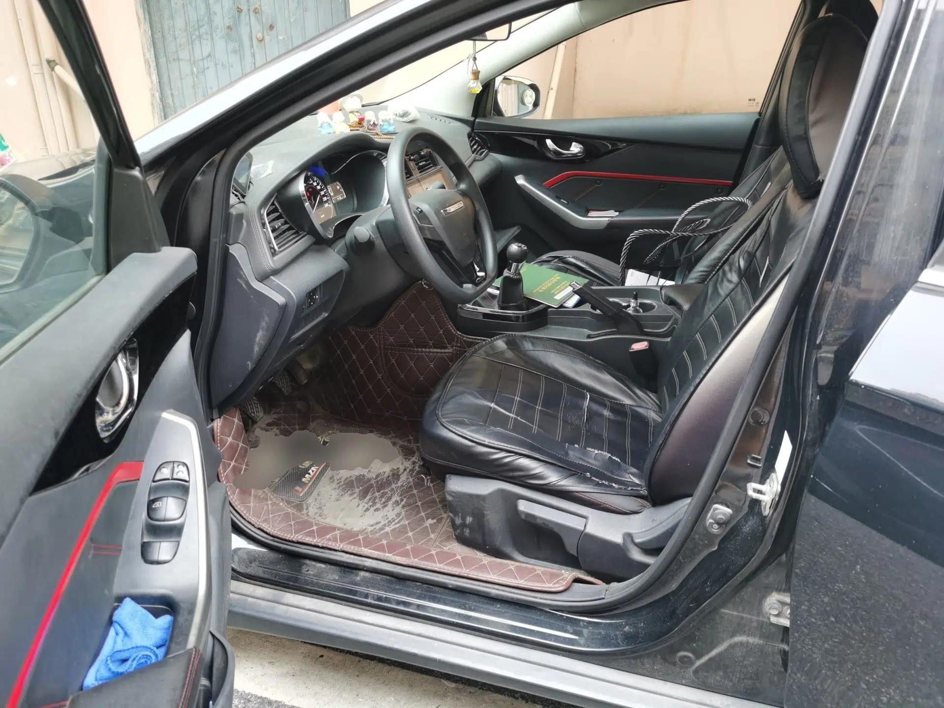 Venucia D60 2018 1.6L Manual Fashion Edition — миниатюра 16
