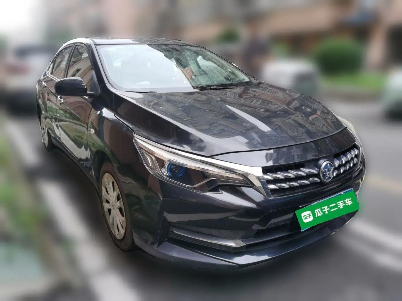 Venucia D60 2018 1.6L Manual Fashion Edition — миниатюра 3