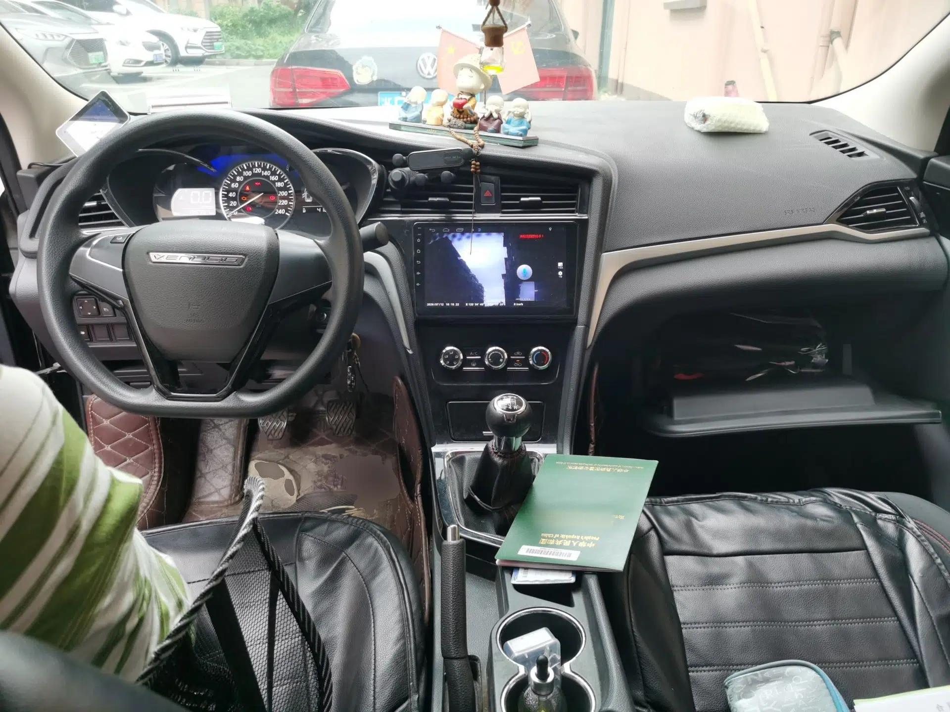 Venucia D60 2018 1.6L Manual Fashion Edition — миниатюра 9