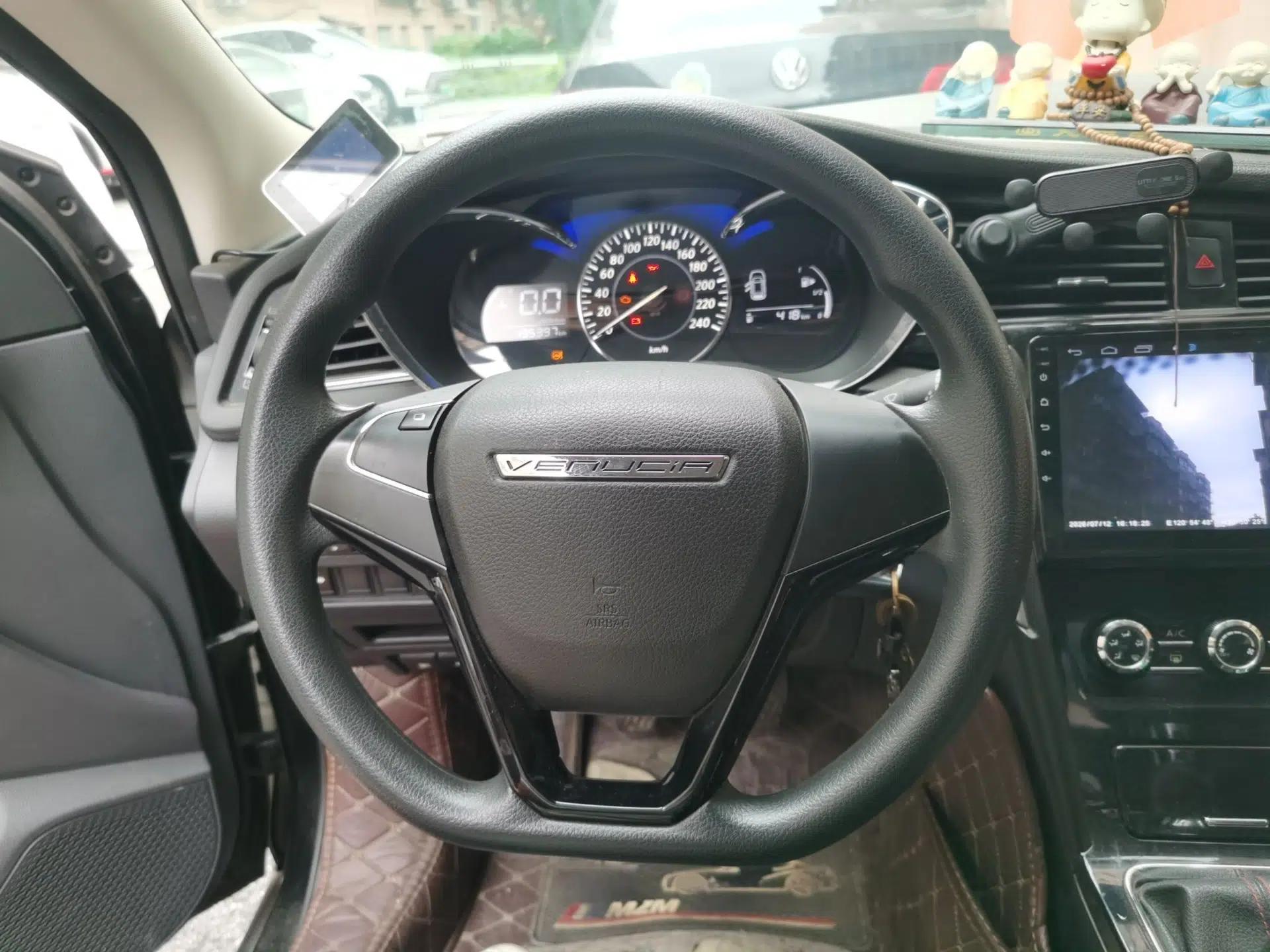 Venucia D60 2018 1.6L Manual Fashion Edition — миниатюра 10