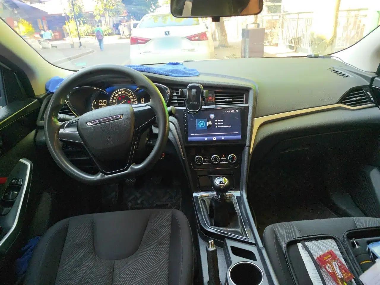 Venucia D60 2020 1.6L Entry Manual Comfort Edition — миниатюра 9