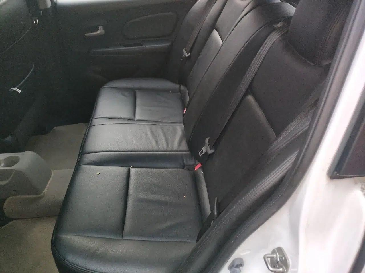 Venucia R50 2015 1.6L Automatic Fashion Edition — миниатюра 14