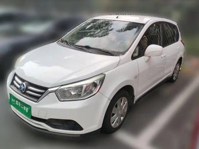 Venucia R50 2015 1.6L Automatic Fashion Edition