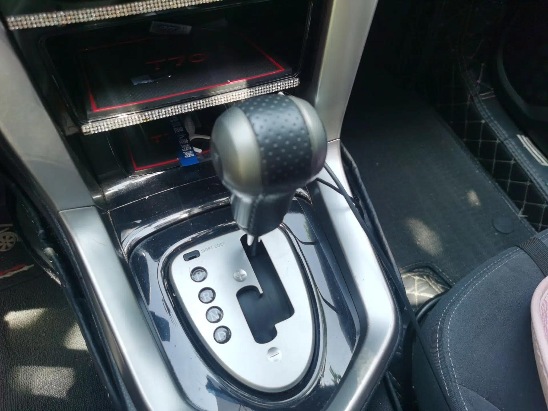 Venucia T70 2016 2.0L CVT Smart Choice Edition — миниатюра 14