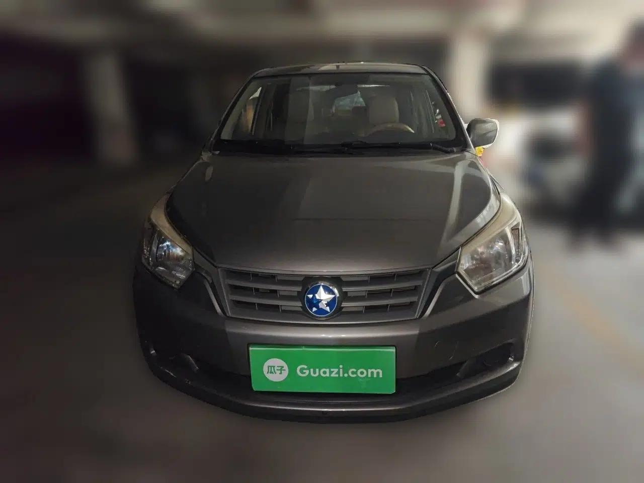 Venucia D50 2013 1.6L Manual Fashion Edition — миниатюра 2