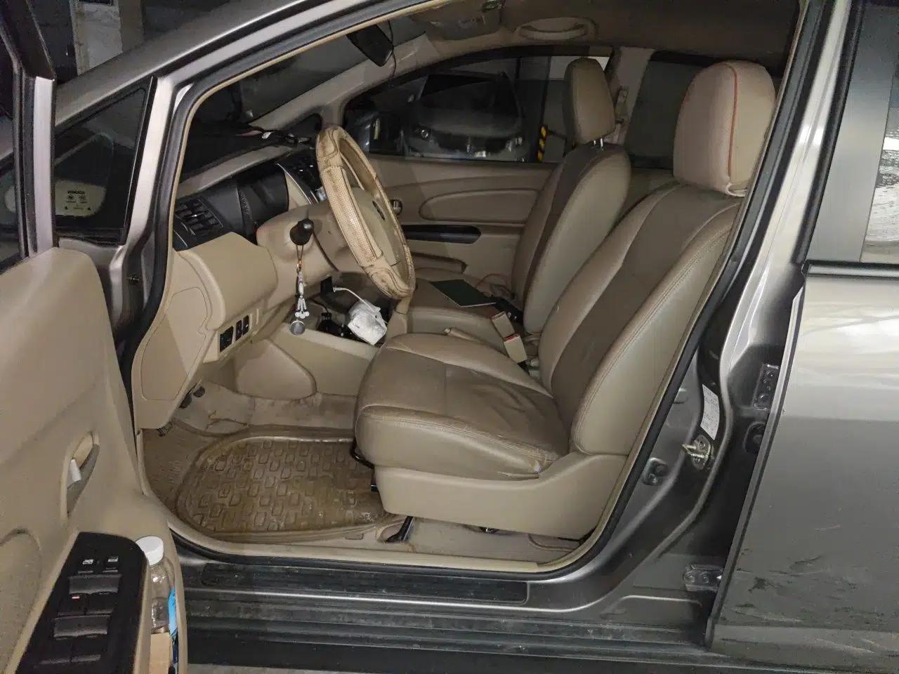 Venucia D50 2013 1.6L Manual Fashion Edition — миниатюра 16