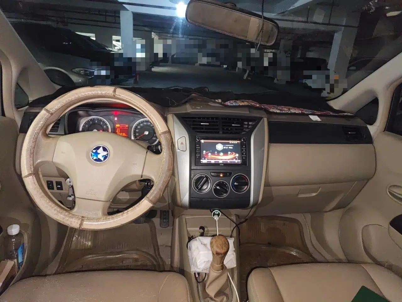 Venucia D50 2013 1.6L Manual Fashion Edition — миниатюра 9