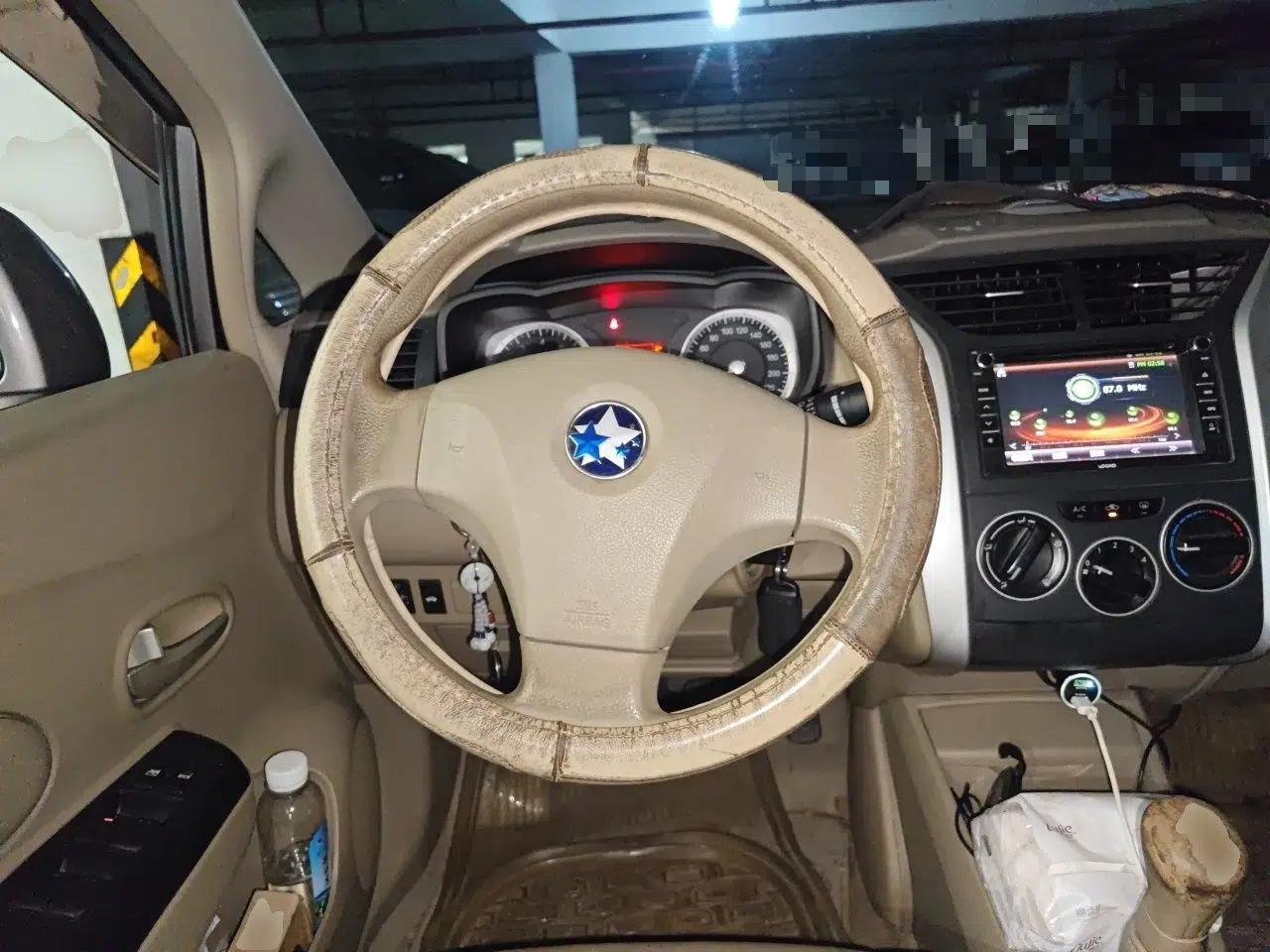 Venucia D50 2013 1.6L Manual Fashion Edition — миниатюра 10