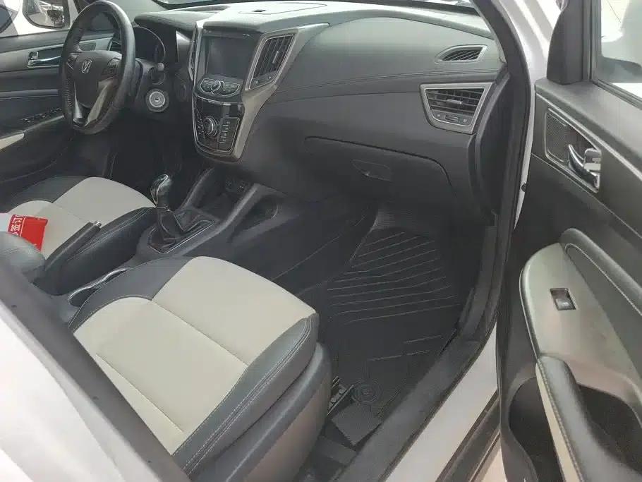 Changan CS35 2017 1.6L Manual Deluxe Edition — миниатюра 8