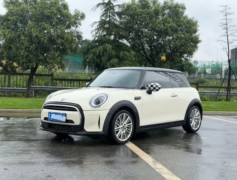 MINI 2022 1.5T COOPER Classic — миниатюра 1