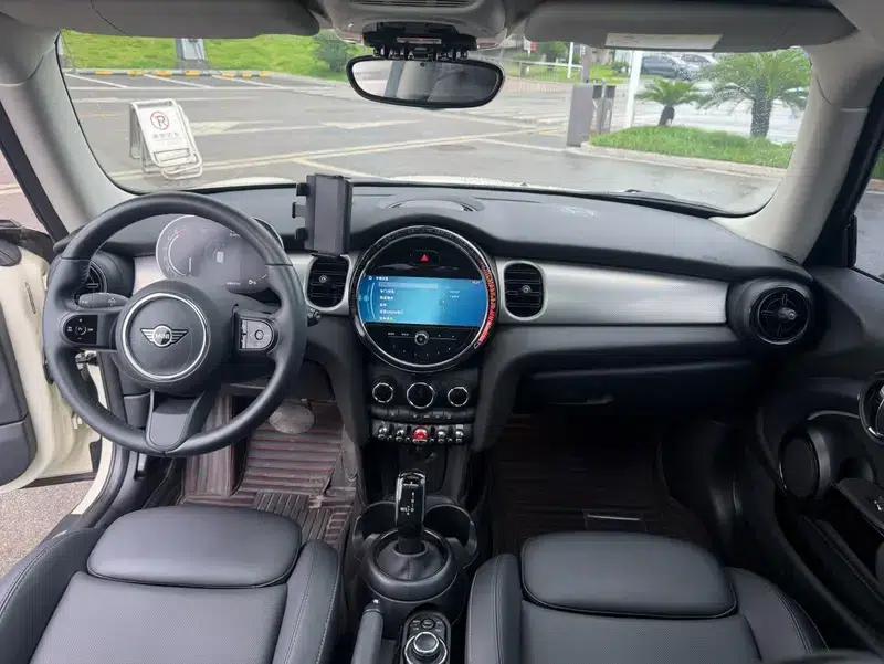 MINI 2022 1.5T COOPER Classic — миниатюра 7