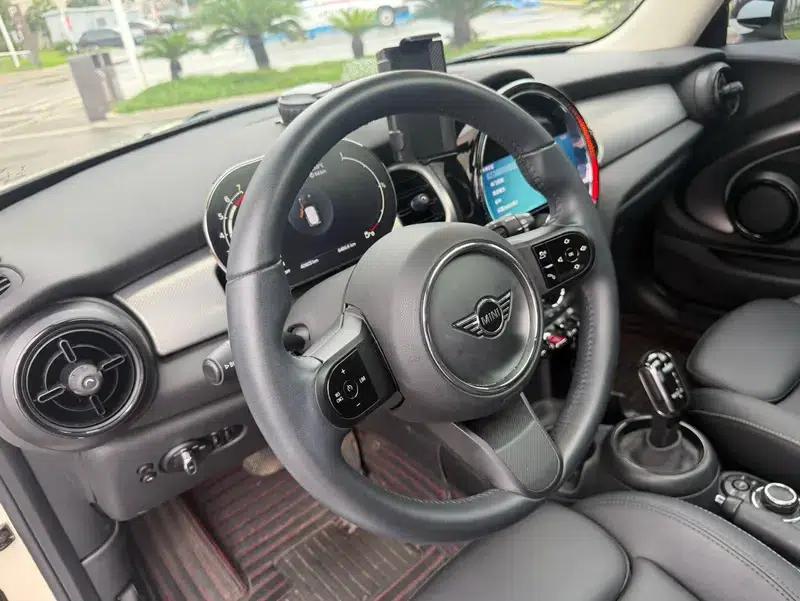 MINI 2022 1.5T COOPER Classic — миниатюра 9