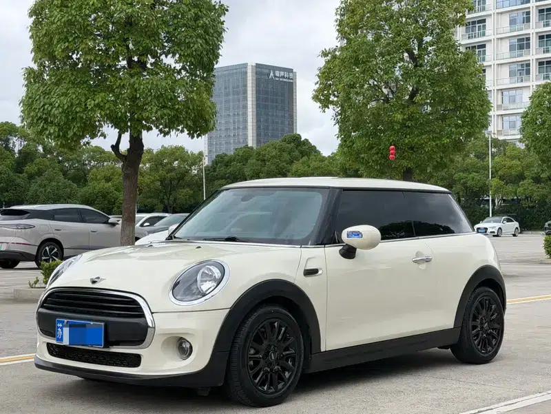 MINI 2020 1.5T ONE PLUS — миниатюра 1