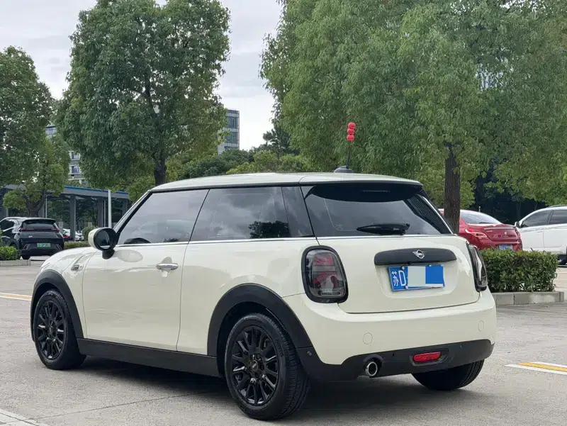 MINI 2020 1.5T ONE PLUS — миниатюра 4