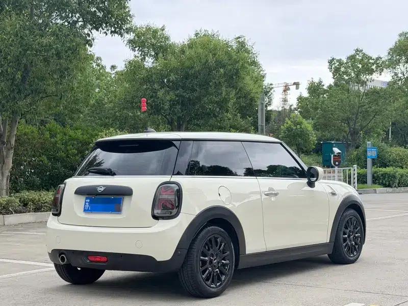 MINI 2020 1.5T ONE PLUS — миниатюра 6