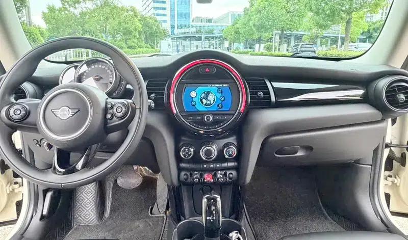 MINI 2020 1.5T ONE PLUS — миниатюра 10