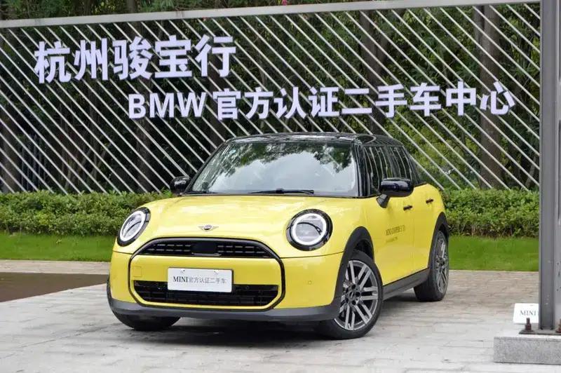 MINI 2025 1.5T COOPER 5-Door Classic — миниатюра 1