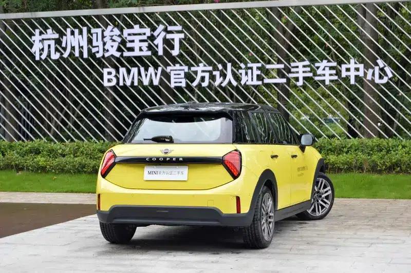 MINI 2025 1.5T COOPER 5-Door Classic — миниатюра 5