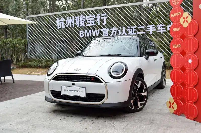 MINI 2025 2.0T COOPER S 5-Door Artist Edition — миниатюра 1