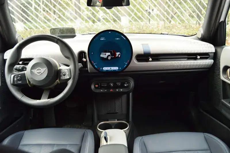 MINI 2025 2.0T COOPER S 5-Door Artist Edition — миниатюра 12