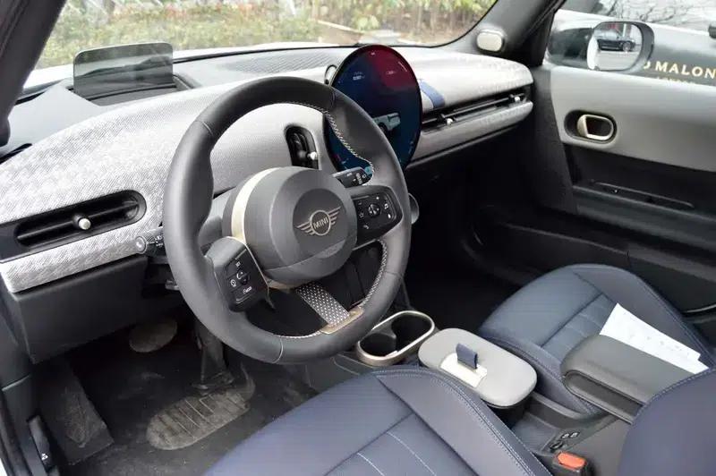 MINI 2025 2.0T COOPER S 5-Door Artist Edition — миниатюра 14