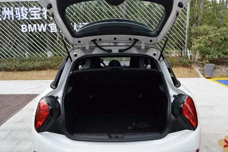MINI 2025 2.0T COOPER S 5-Door Artist Edition — миниатюра 15