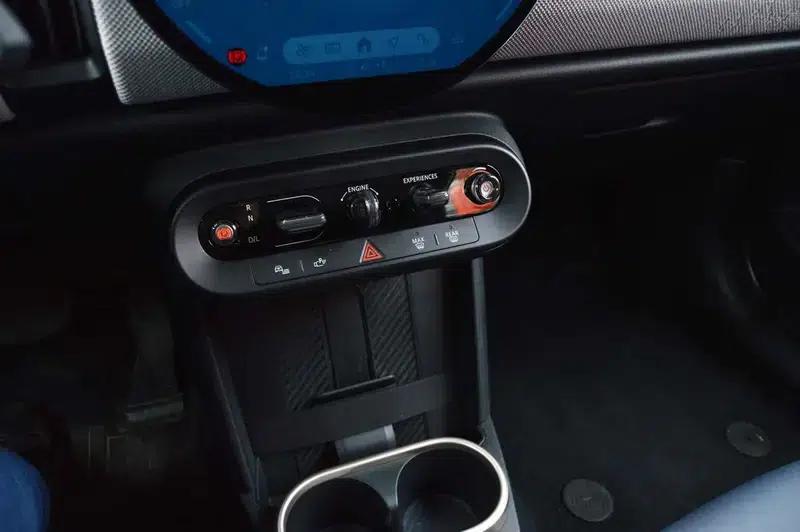 MINI 2025 2.0T COOPER S 5-Door Artist Edition — миниатюра 7