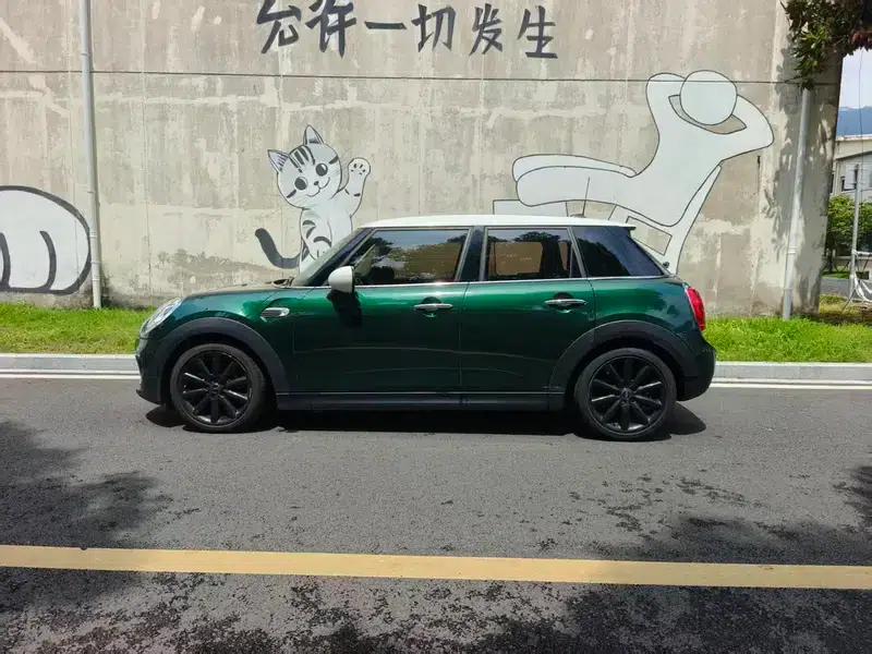 2016 MINI 1.5T COOPER Avant-garde 5-Door Edition — миниатюра 2