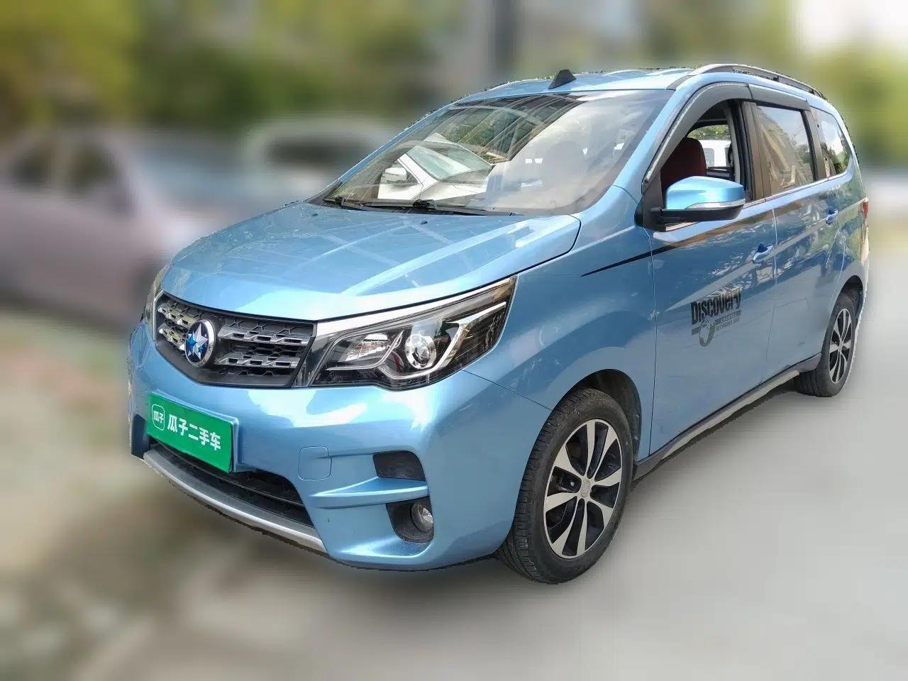 Venucia M50V 2017 1.6L XL CVT Luxury Edition — миниатюра 1