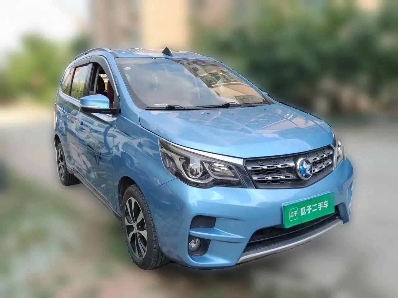 Venucia M50V 2017 1.6L XL CVT Luxury Edition — миниатюра 3