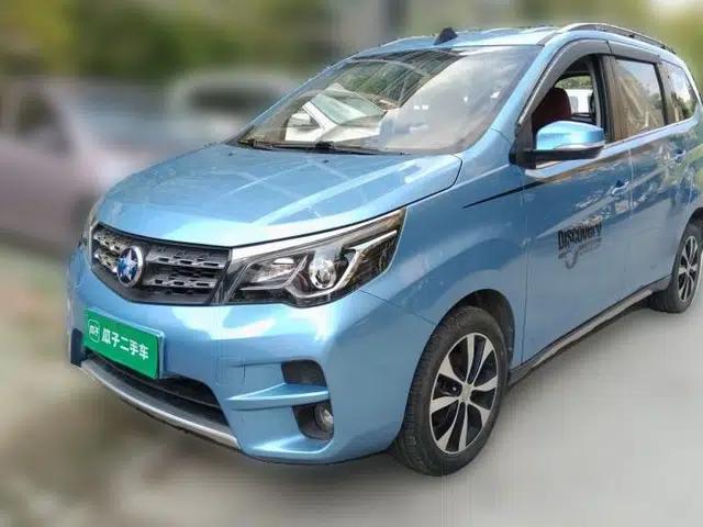 Venucia M50V 2017 1.6L XL CVT Luxury Edition