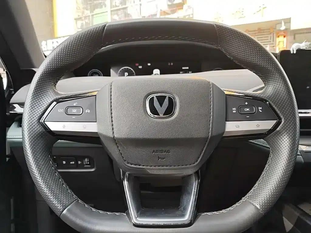 Changan UNI-V Smart Electric iDD 2024 Model Blue Whale Smart Electric iDD 136km Premium Edition — миниатюра 11